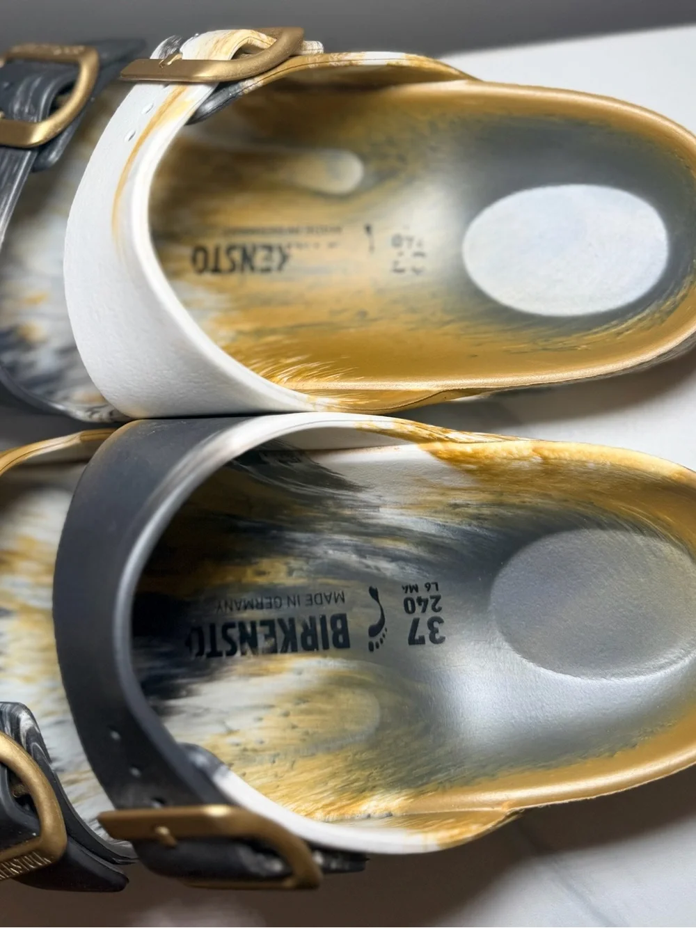 Birkenstock Arizona Metallic Sandals - Picture 6 of 8